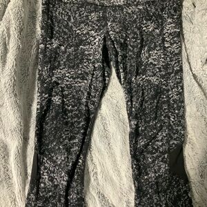 lululemon Pace Rival crop 22” Achromatize Ice gray black legging size 12 mesh